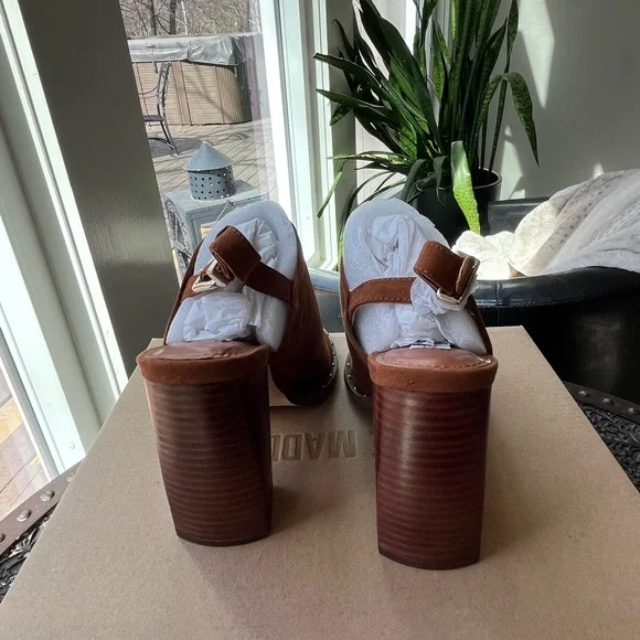 STEVE MADDEN INTERRUPT MULE HEELS IN COGNAC 6.5 - Picture 4 of 5